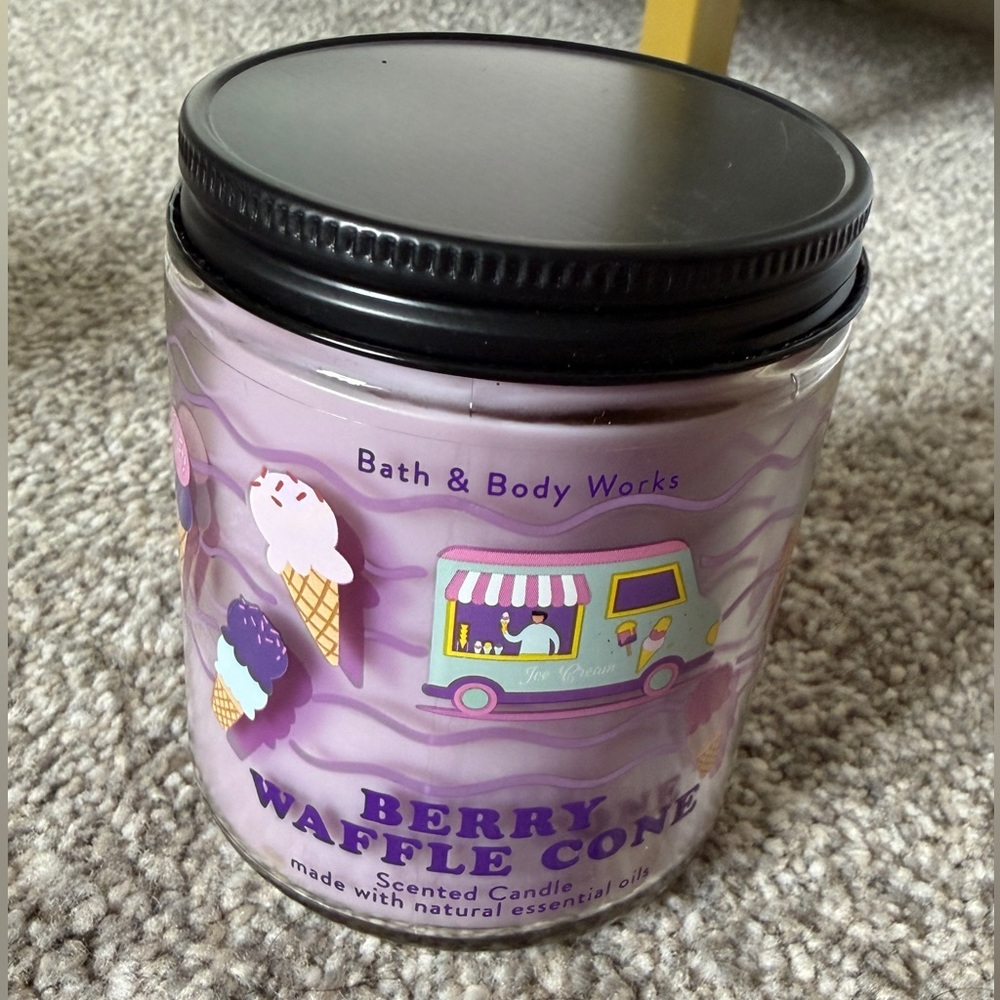 Bath & Body Works Berry Waffle Cone Single Wick Candle